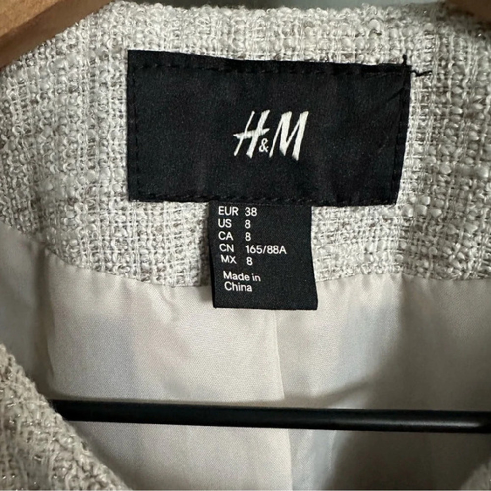 H&M Cream‎ with Silver Threading Side Zip Blazer. Size 8 - Picture 5 of 10